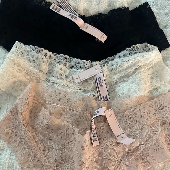 NWT Victoria Secret lace underwear - Picture 4 of 4